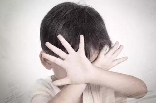 小孩子缺乏什麽樣的微量元素會導致白斑發生了小孩子白斑病就可以治愈 小孩子缺乏什麽樣的微量元素會導致白斑發生了小孩子白斑病就可以治愈